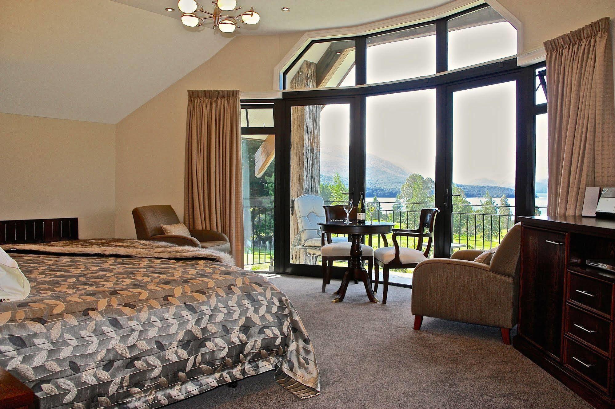 Dock Bay Lodge Те Анау Екстериор снимка